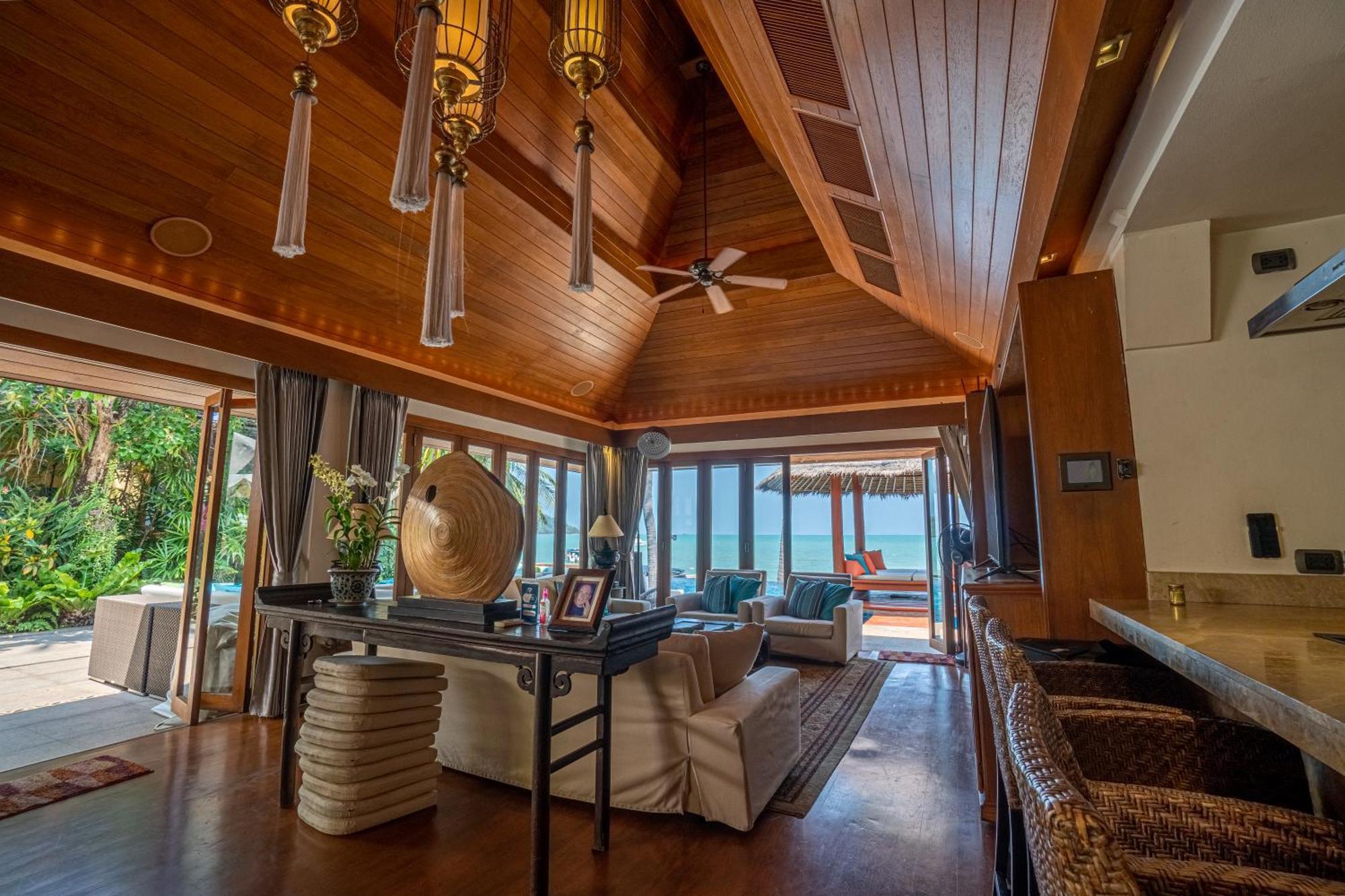 באנג ראק Upni Duniya - Luxury, Beachfront 9-Suites Villa מראה חיצוני תמונה